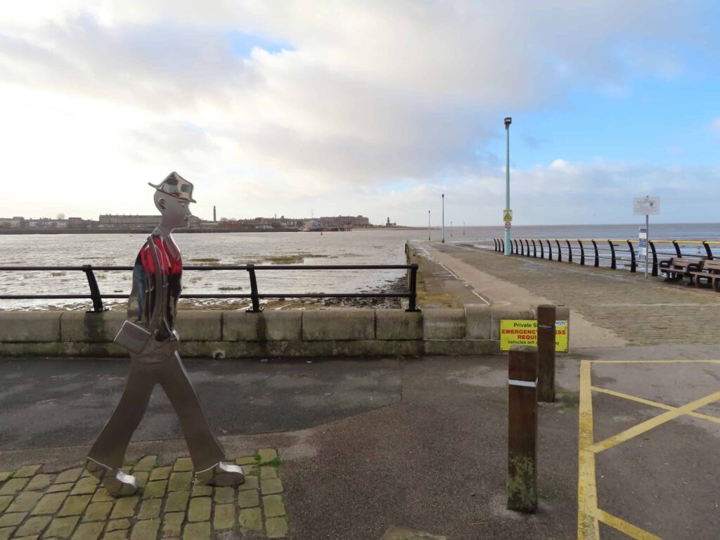 LS Lowry statue, Knott-End-on-Sea